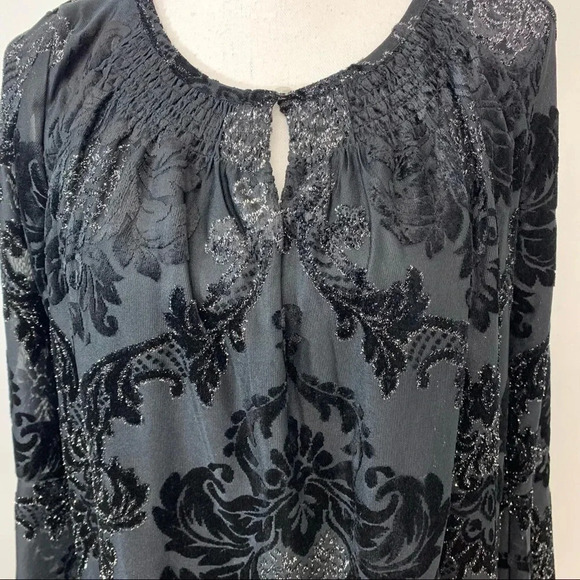 Isaac  Mizrahi Black Velvet Top‎ XS  Silver Sparkle Bell Sleeve Boho Whimsy Goth - Picture 2 of 14